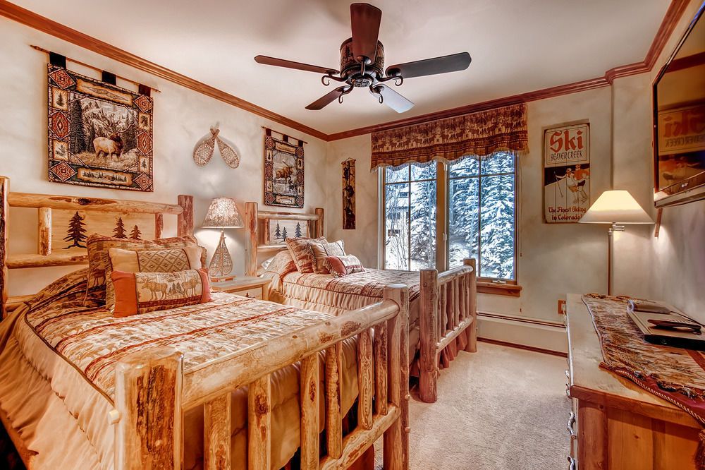 Elkhorn Lodge