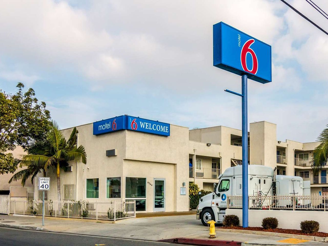 Motel 6 Bell Gardens