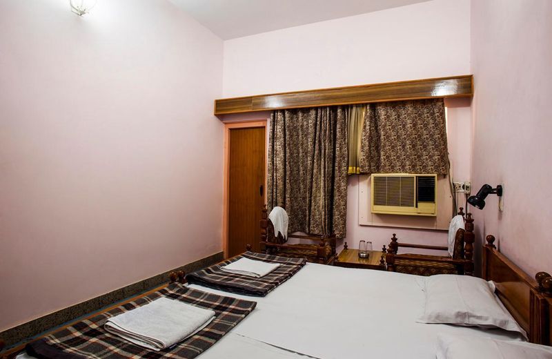 Hotel Padmini Niwas