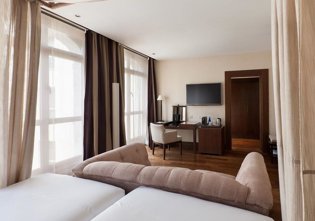 NH Collection Palacio de Burgos