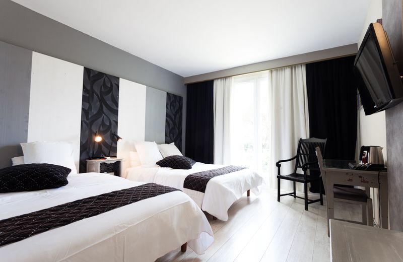Les Aubuns Country Hotel