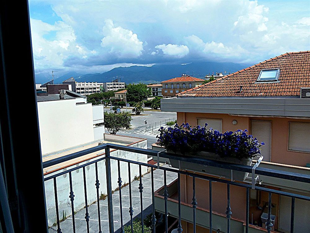 Outdoor Pictures 1
