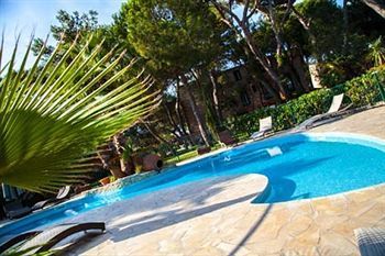 HOST & VINUM   LE CLOS DES PINS