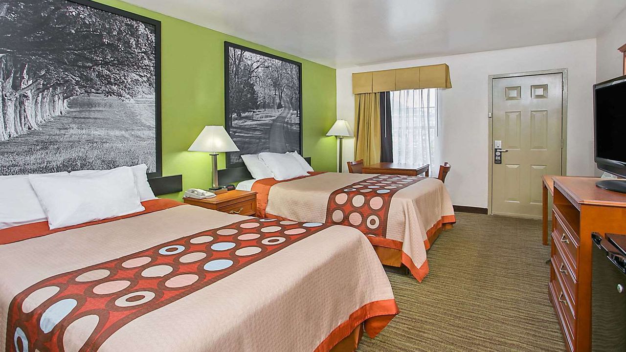 Days Inn by Wyndham Cave City