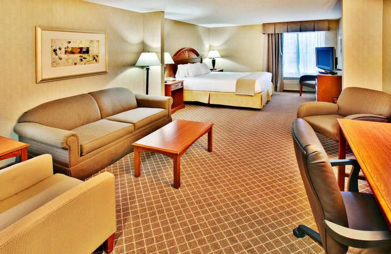 Holiday Inn Express Hotel & Suites Cedar Rapids I-380 at 33rd Avenue, an IHG Hotel