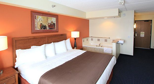 AmericInn by Wyndham Cedar Rapids/CID Airport