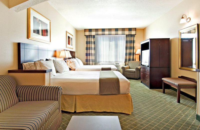 Holiday Inn Express Hotel & Suites Medford-Central Point, an IHG Hotel