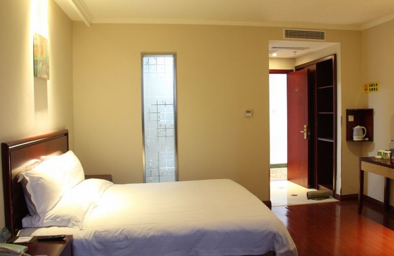 GreenTree Inn Jiangsu Changzhou Liyang East Nanhuan Road High Speed Rail Station Business Hotel