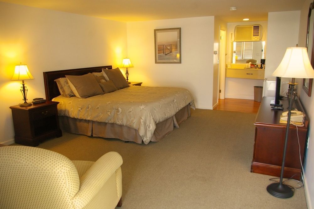 Chatham Highlander Village Inn