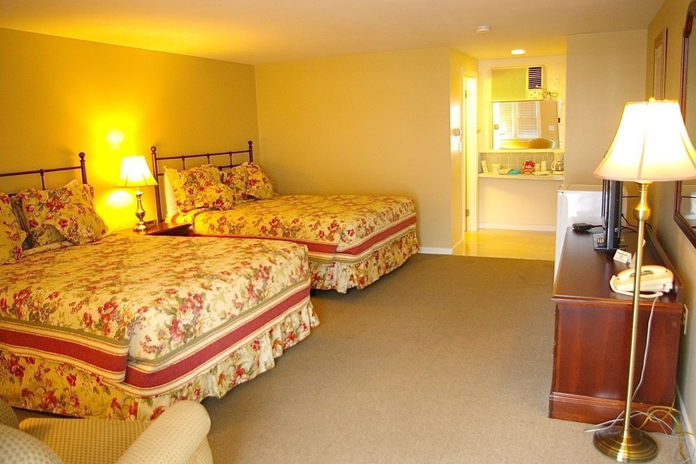 Chatham Highlander Village Inn