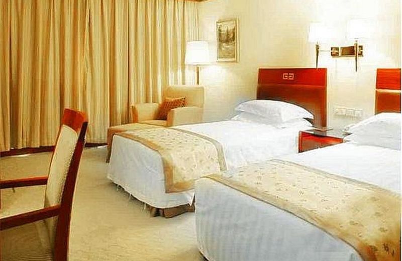 Tianbao Holiday Hotel