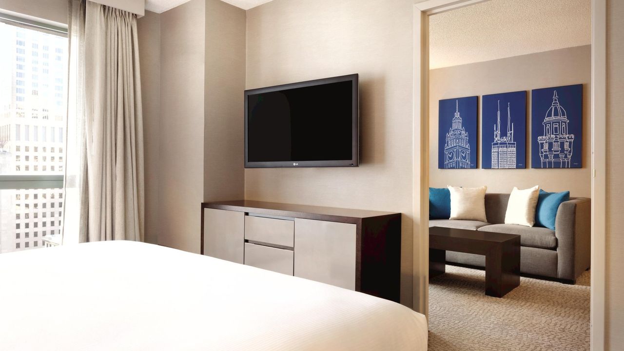 Hilton Chicago/Magnificent Mile Suites