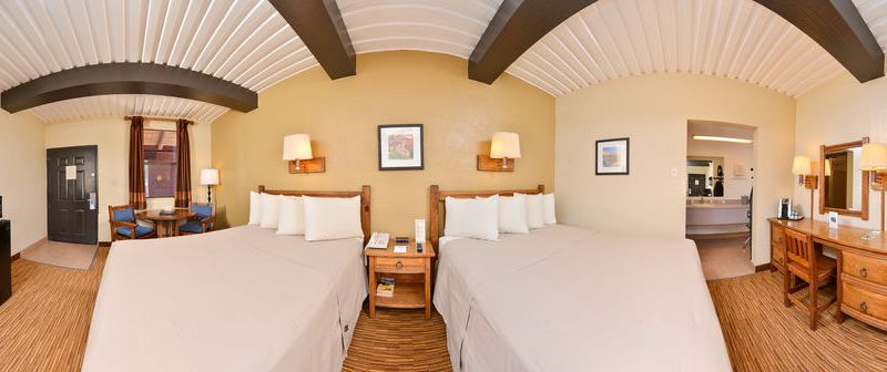 Thunderbird Lodge
