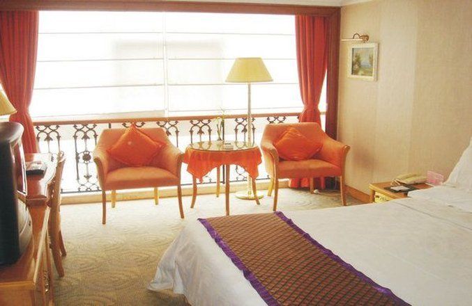 RHINOCEROS AIRPORT BUSINESS HOTEL