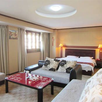Chuxiong Yiren Taiyangnv Hotel