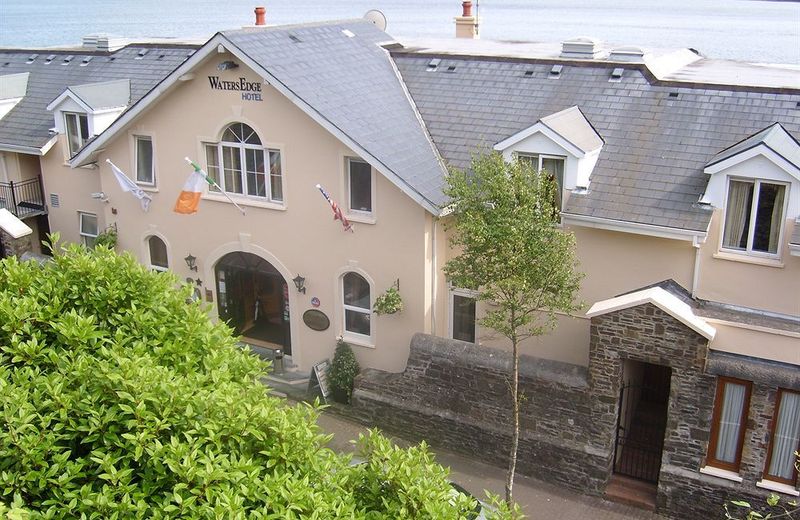 WatersEdge Hotel