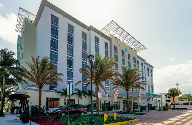 Hotel Dello Ft Lauderdale Airport, Tapestry Collection by Hilton
