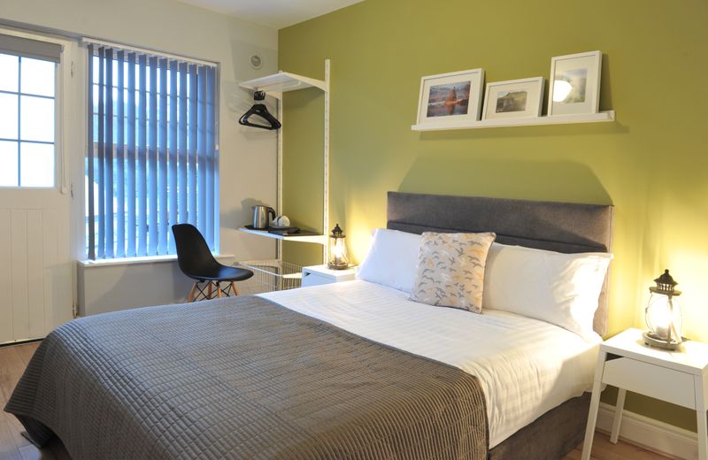 Gateway Lodge, The