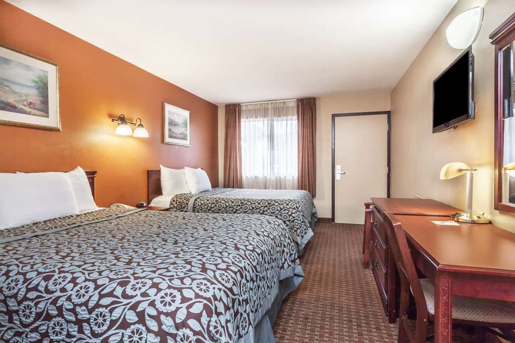 Days Inn by Wyndham Elkton Newark Area