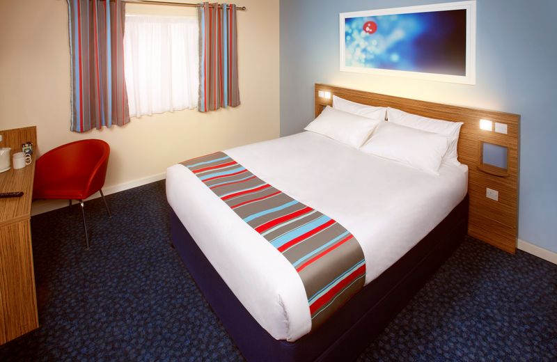 Travelodge Farnborough Central