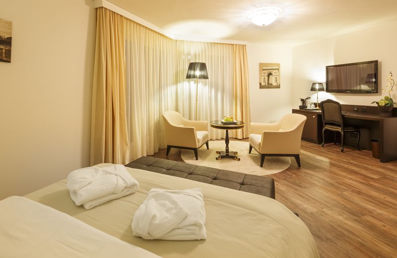 Business Hotel First
