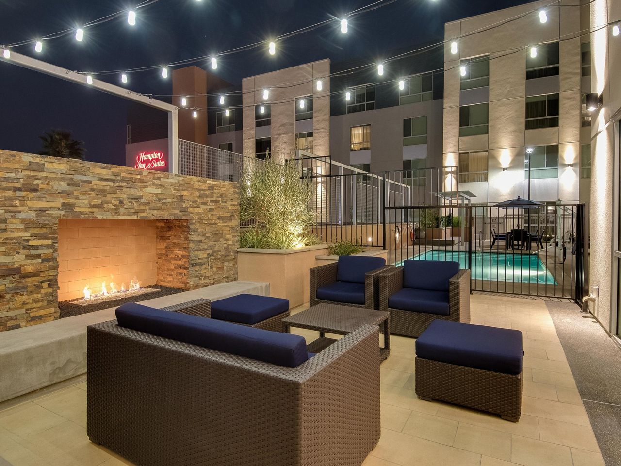 Hampton Inn & Suites Los Angeles - Glendale