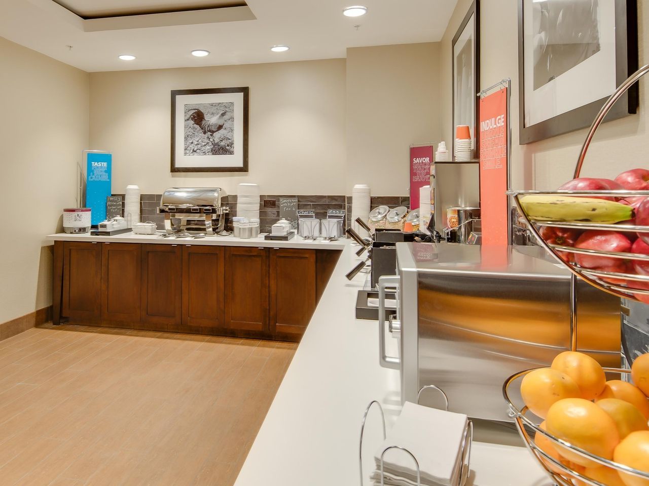 Hampton Inn & Suites Los Angeles - Glendale