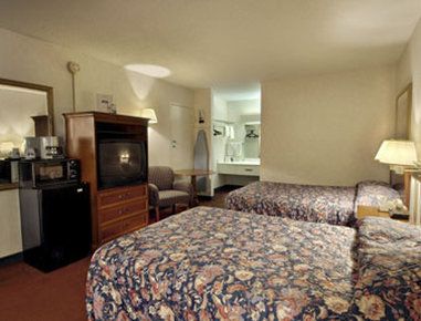 HOWARD JOHNSON INN AND SUITES GRIFFIN