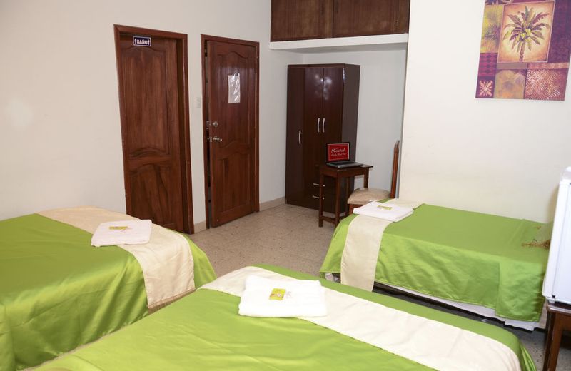 Hostal Perla Real Inn