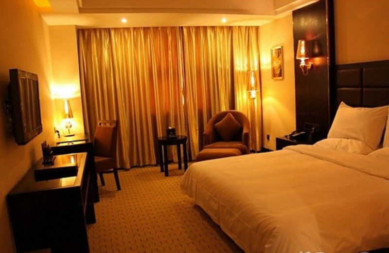 Happy Beautiful Century Hotel
