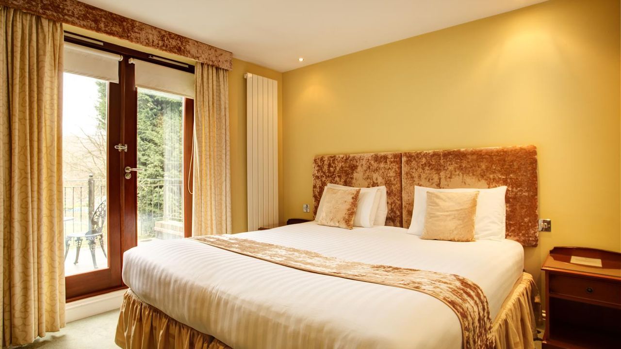 Best Western PLUS Grim's Dyke Hotel