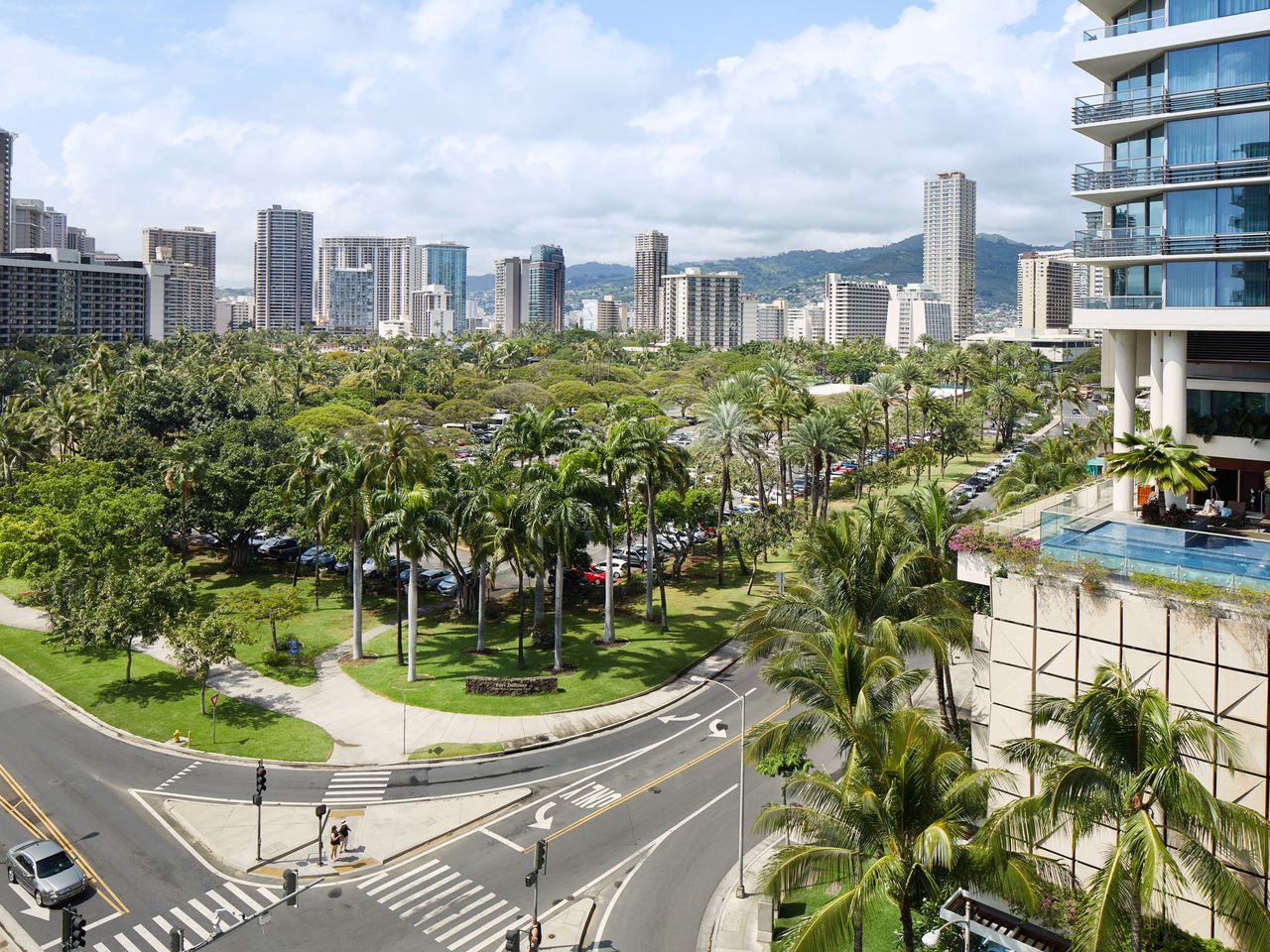 OUTRIGGER Reef Waikiki Beach Resort