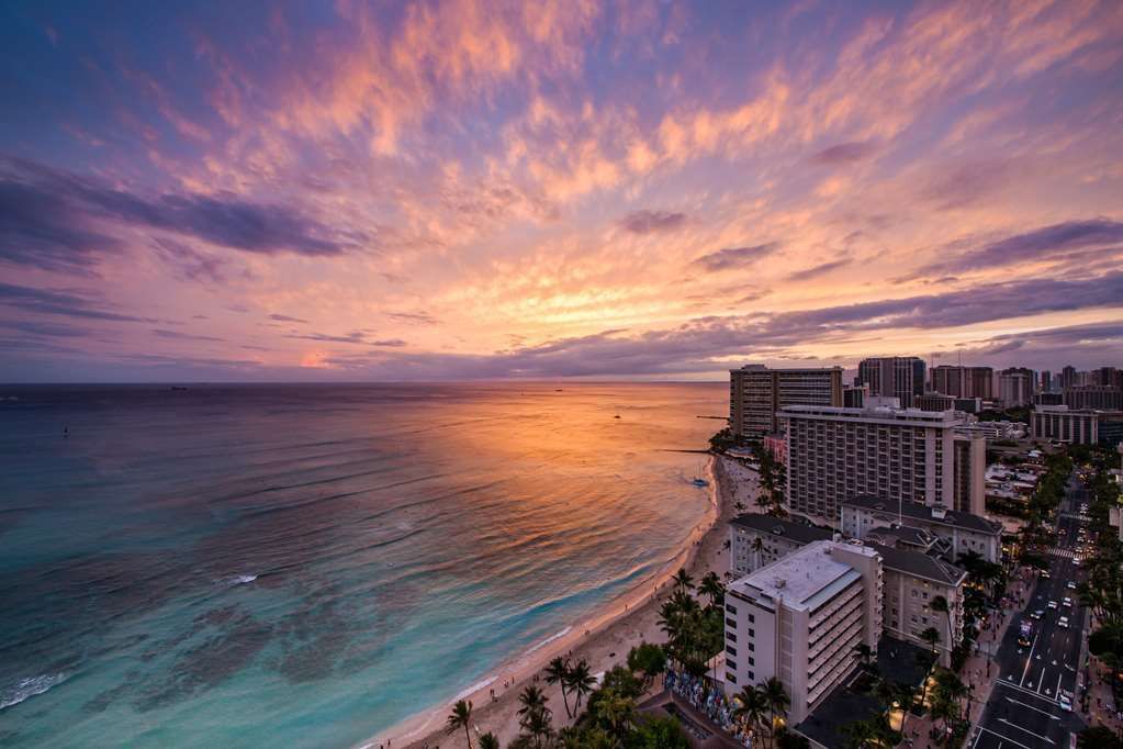 Hyatt Regency Waikiki Beach Resort & Spa