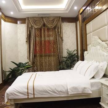 Weilisi Business Hotel - Chibi