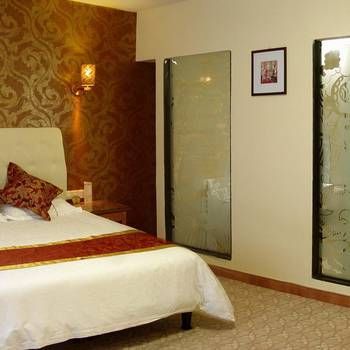 Triumph Holiday Hotel