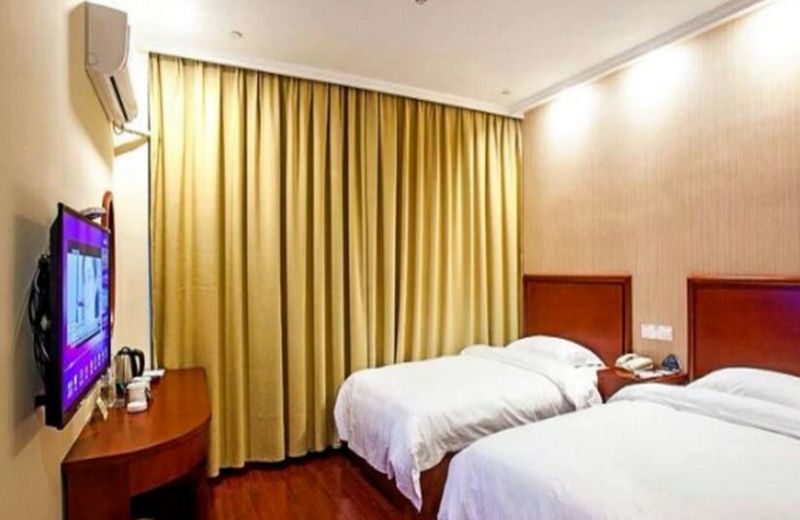 GreenTree Inn ZheJiang HuZhou AnJi YingBin Avenue Express Hotel