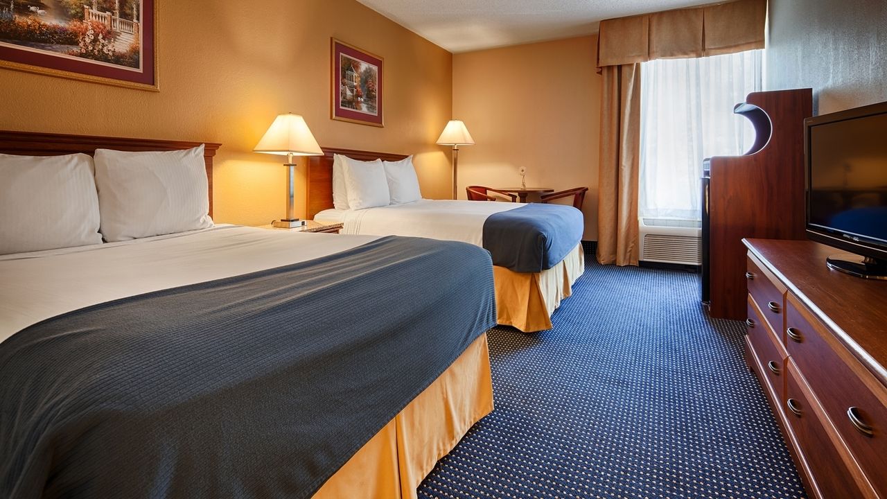 Best Western Plus Yadkin Valley Inn & Suites