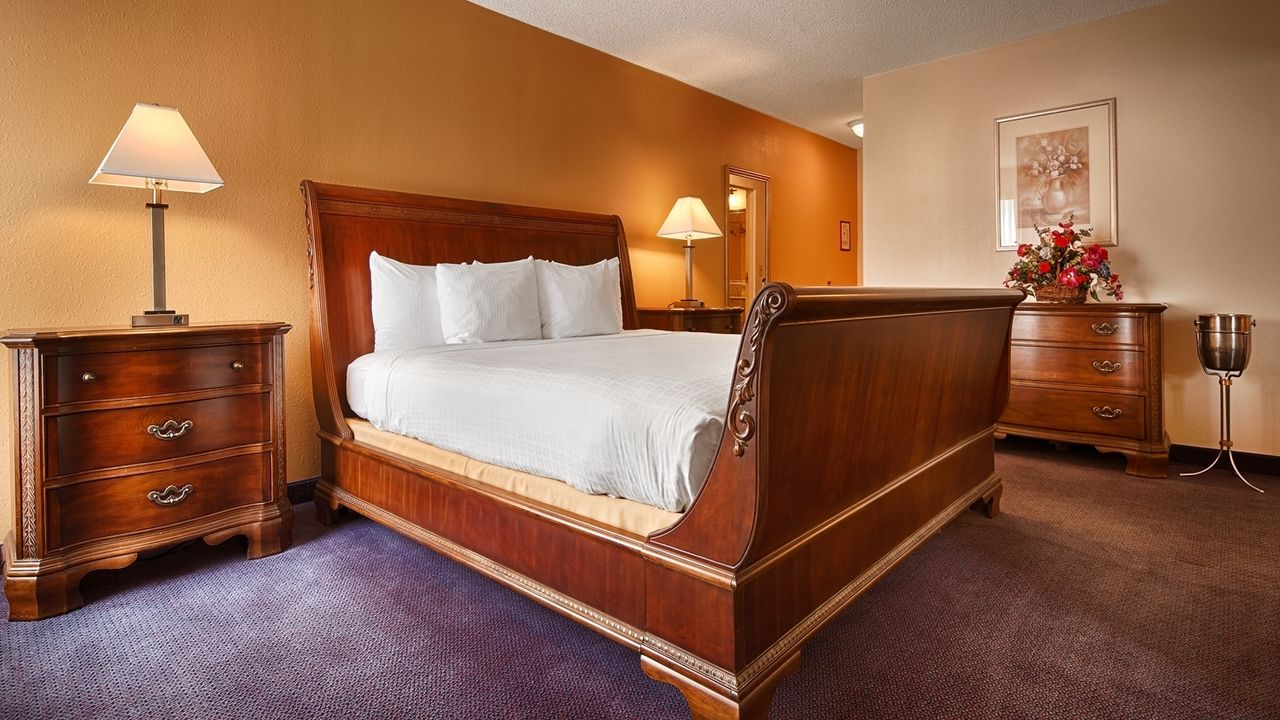 Best Western Plus Yadkin Valley Inn & Suites