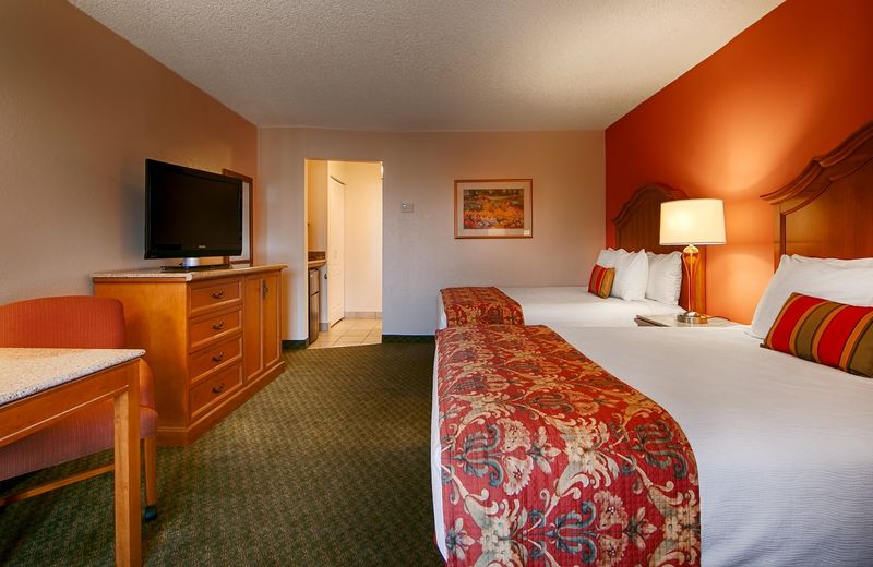 Best Western Plus A Wayfarer's Inn & Suites