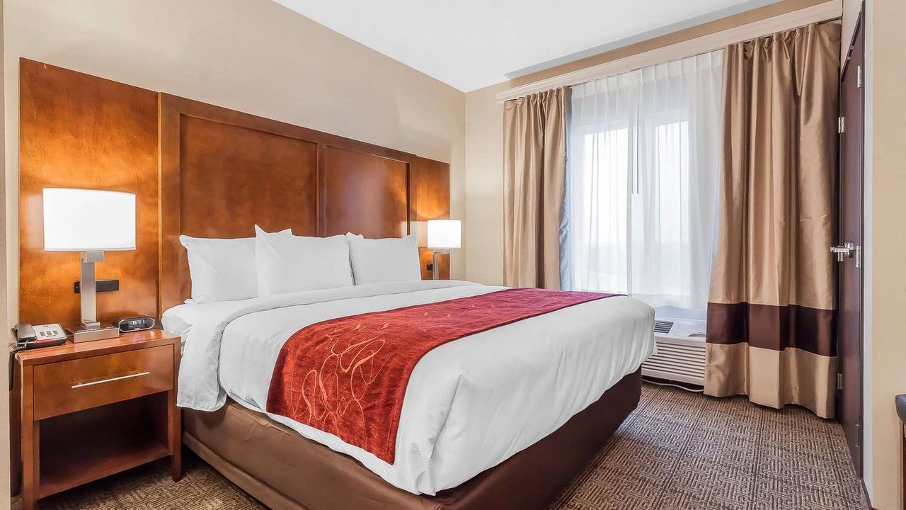 Comfort Suites