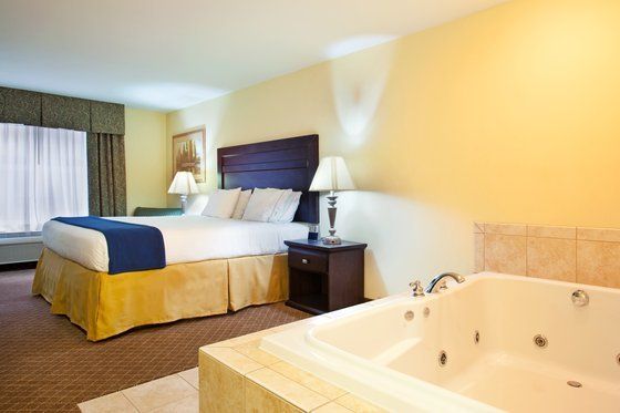 Holiday Inn Express Hotel & Suites Chicago South Lansing, an IHG Hotel