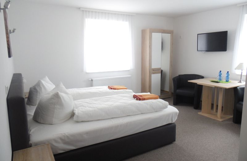 HOTEL ZUR MESSE