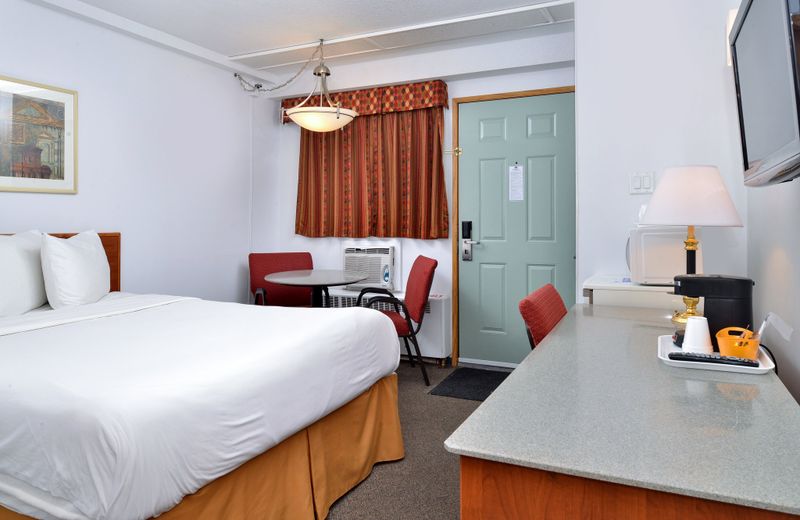 Super 8 by Wyndham Lethbridge