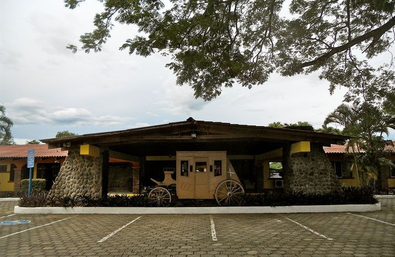 Hotel Las Espuelas, Bar & Restaurant