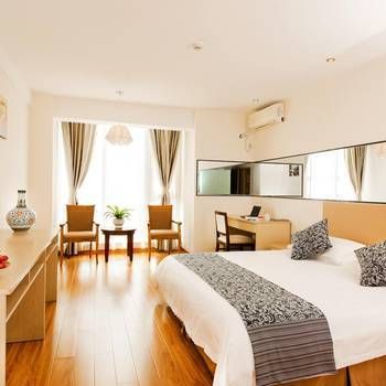Lakeside Camphor Tree Hotel