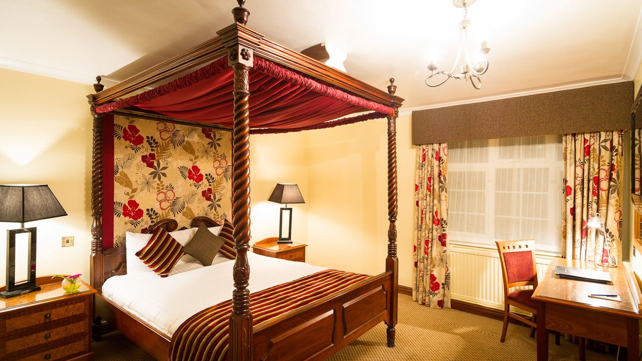 THE ROYAL CHACE HOTEL