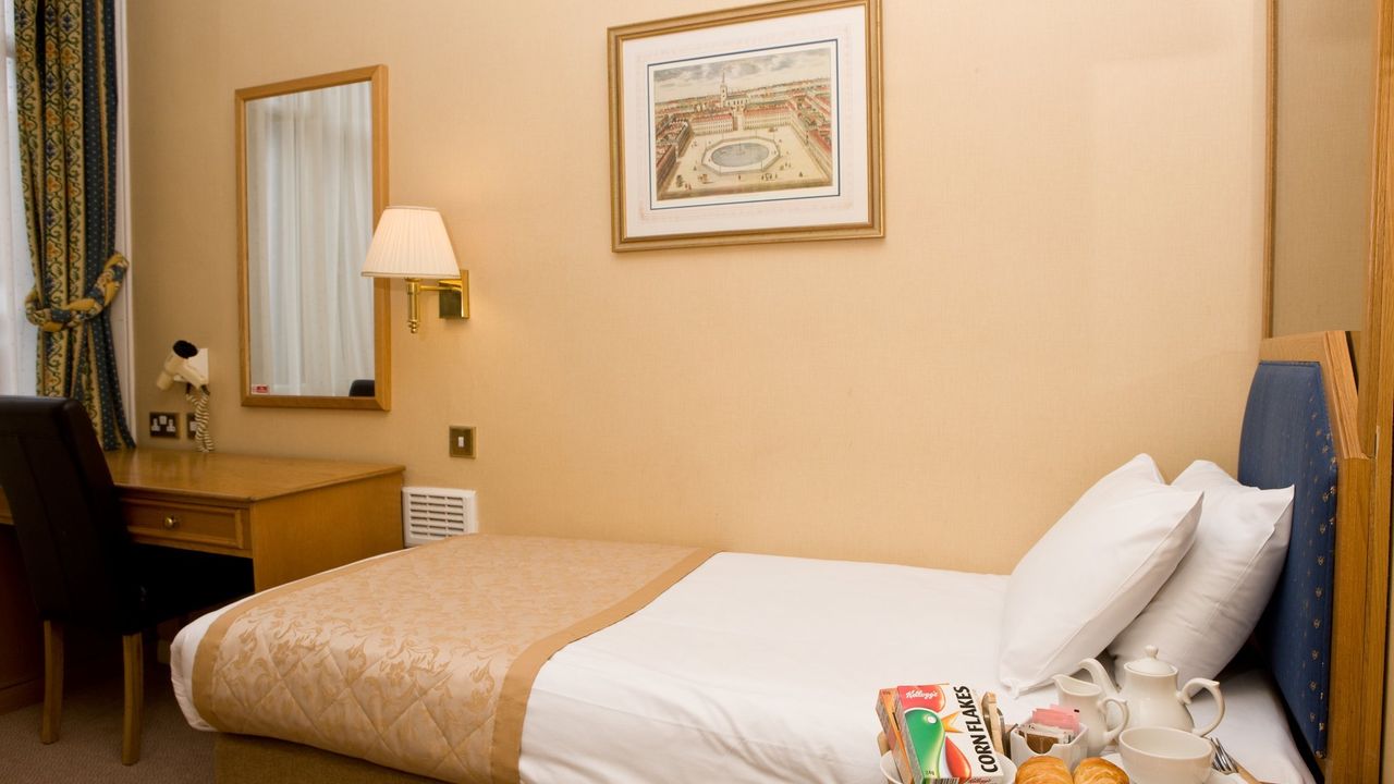 Best Western Burns Hotel Kensington