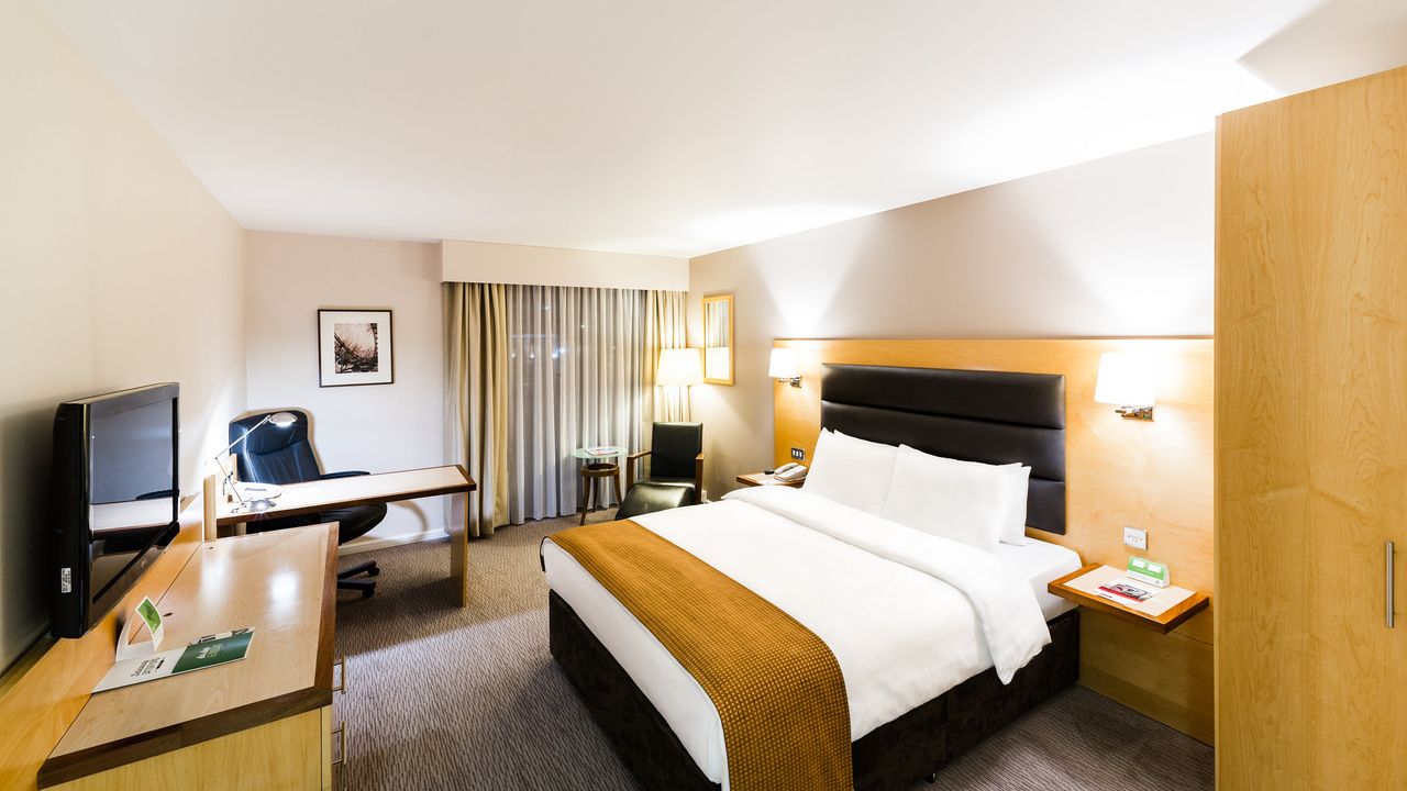 Holiday Inn London Brentford Lock, an IHG Hotel