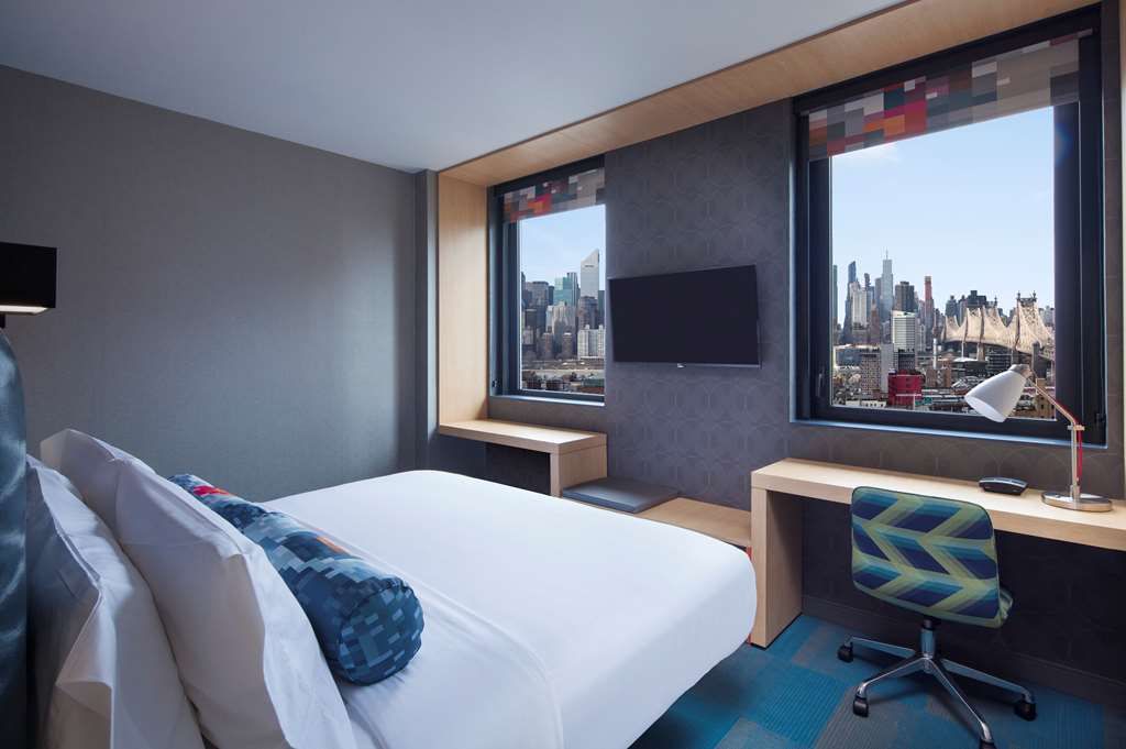 Aloft Long Island City-Manhattan View