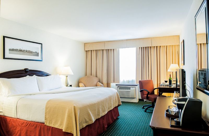 Holiday Inn Montreal Longueuil, an IHG Hotel